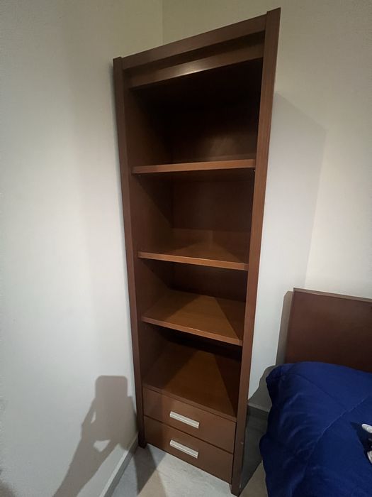 Cama individual + estrado + armário (ou separadamente)