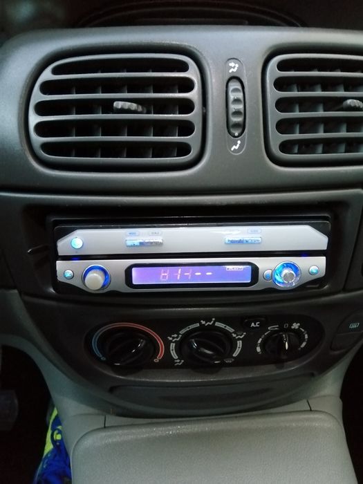 DVD Carro ecra abre e fecha