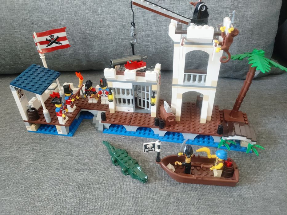 LEGO Pirates 6242 Soldiers Fort