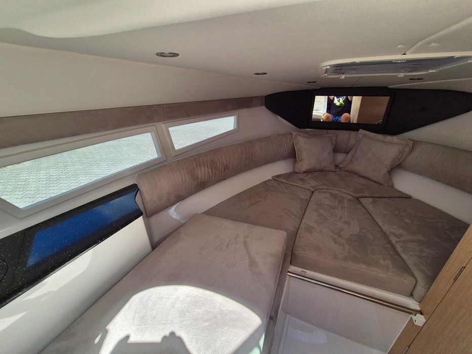 Jacht motorowy VIPER 263 Day Cruiser Volvo Penta 350HP na Listopad