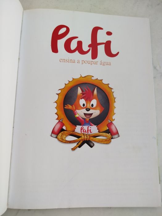 Livro de crianças "O pafi ensina a poupar água" de Lara Xavier