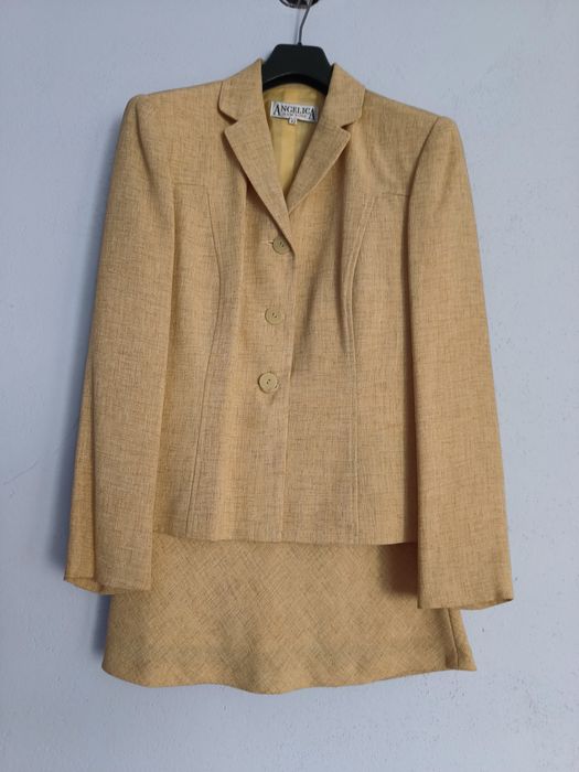 Garnitur ze spódnicą