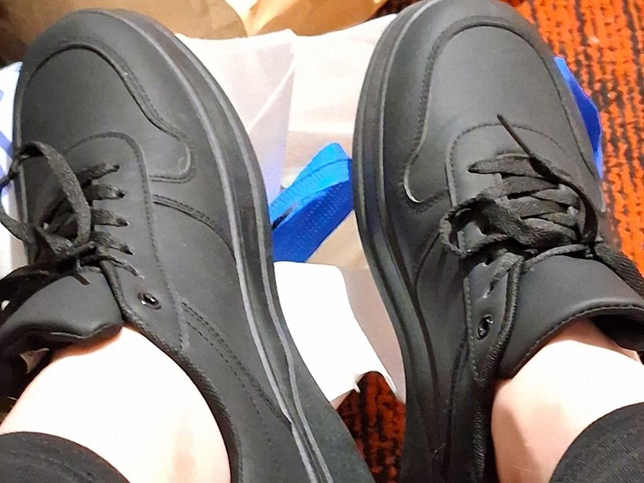 Продам кроссы бренд