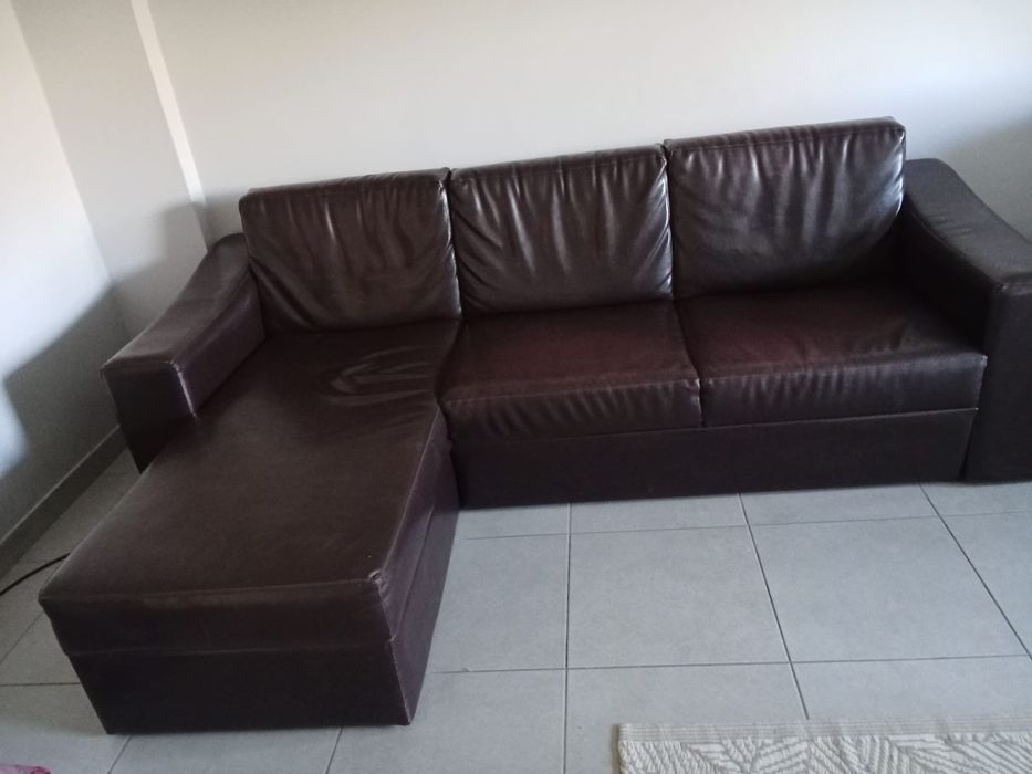 Sofás em pele como novos