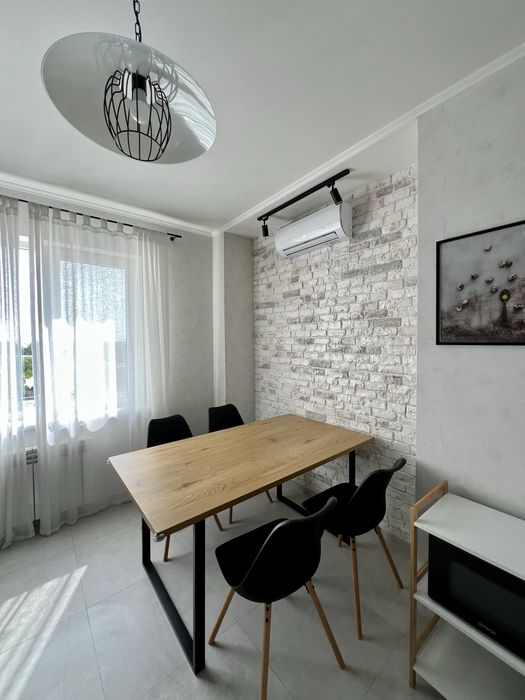 2-кімнатна у новобудові 70 м2 з елітним ремонтом та меблями. (4й Тавр)