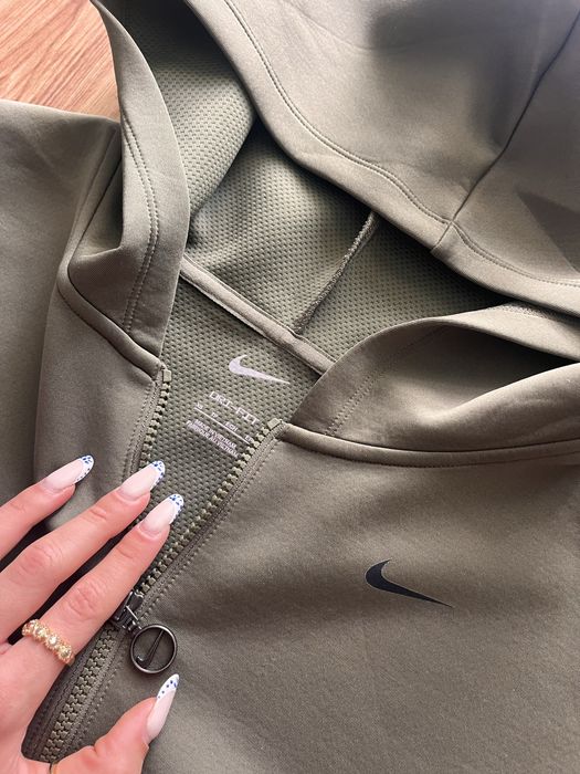 Bluza nike brudna zieleń