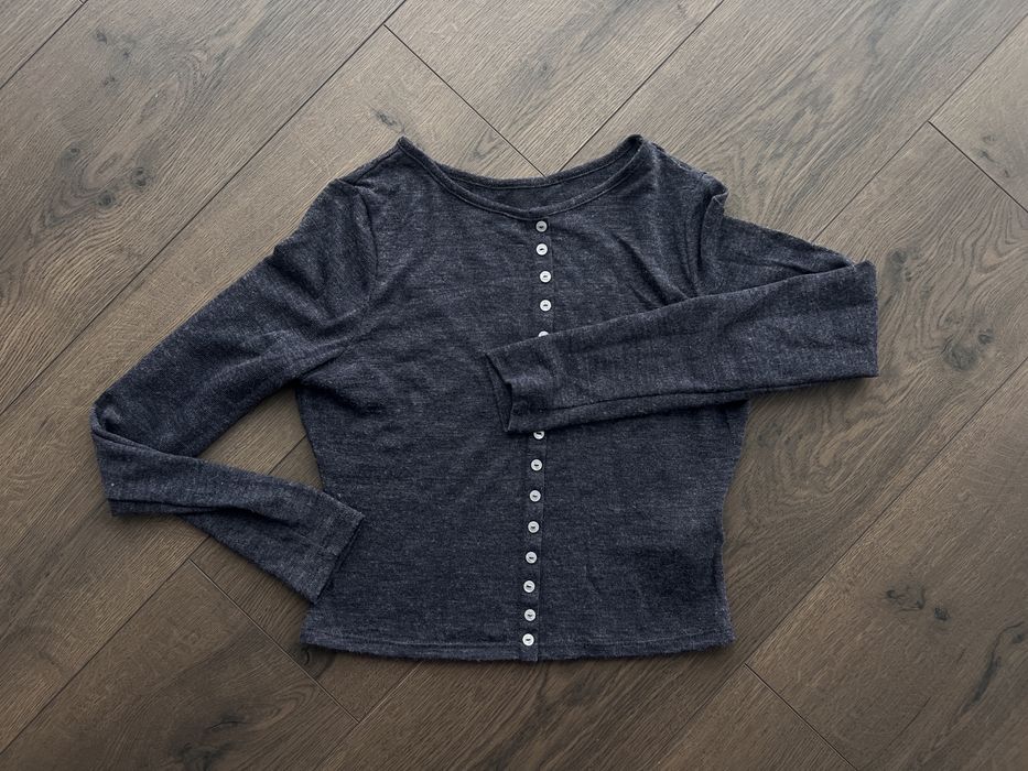 Коротка синя кофта з ґудзиками