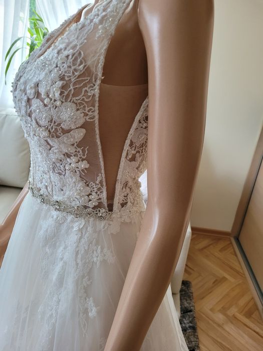 Suknia ślubna sukienka odkryte plecy głęboki dekolt tren