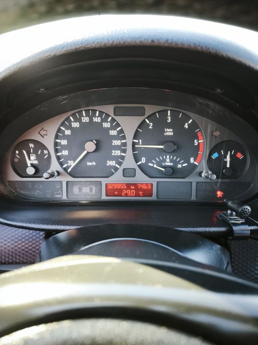 BMW 320d Compact Pack M Original – 150 cv