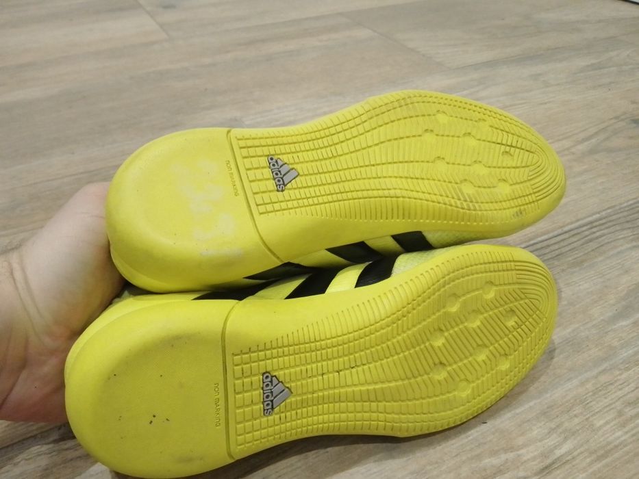 Buty piłkarskie halówki adidas r. 36 2/3