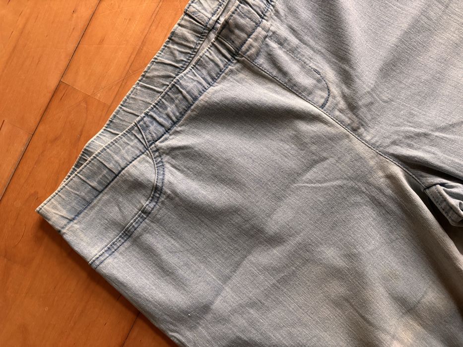 Jasne dżinsy damskie 44