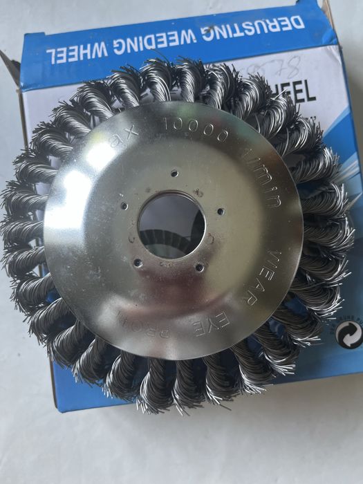 Насадка на триммер- металлическая щетка,  D6