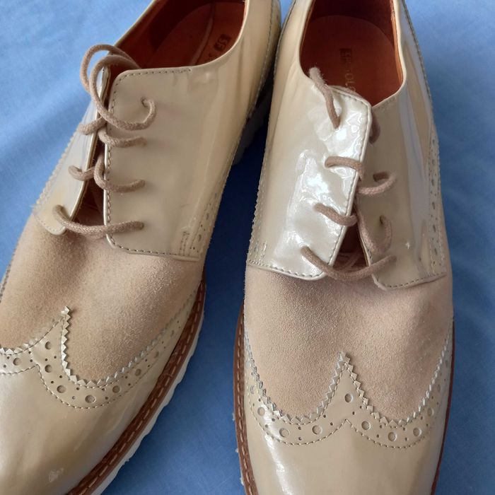 Damskie półbuty SOLO FEMME w rozmiarze 39.