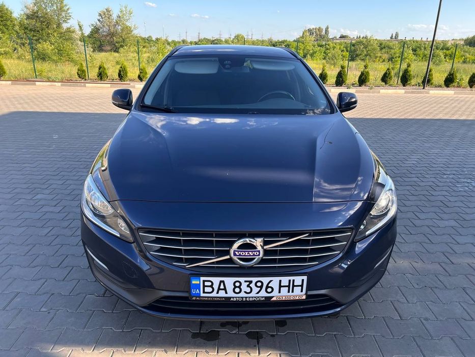 Продам власний Volvo V60 1.6 disel. Надійний французький двигун. Машина в гарному стані.