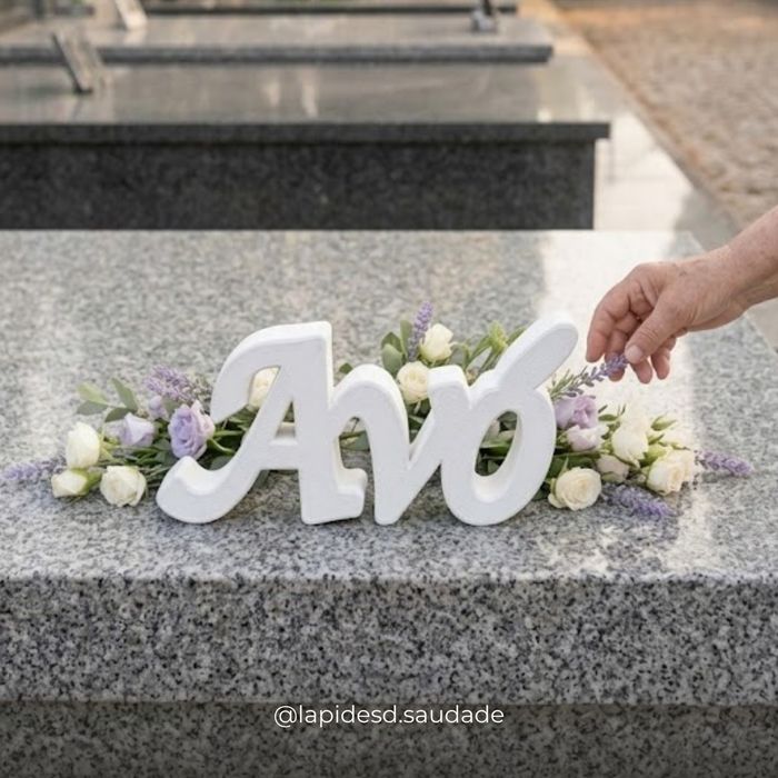 Enfeite personalizado para cemitério em pedra : nomes e palavras
