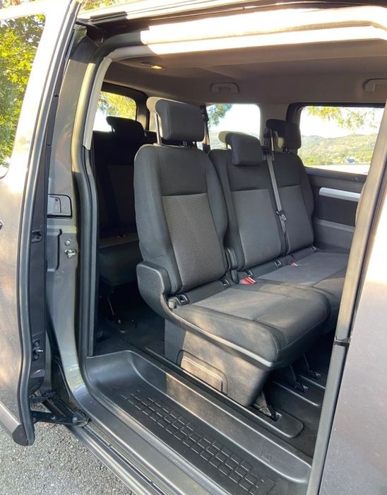 Aluguer "Vendo" carrinha 8 lugares com ou sem condutor