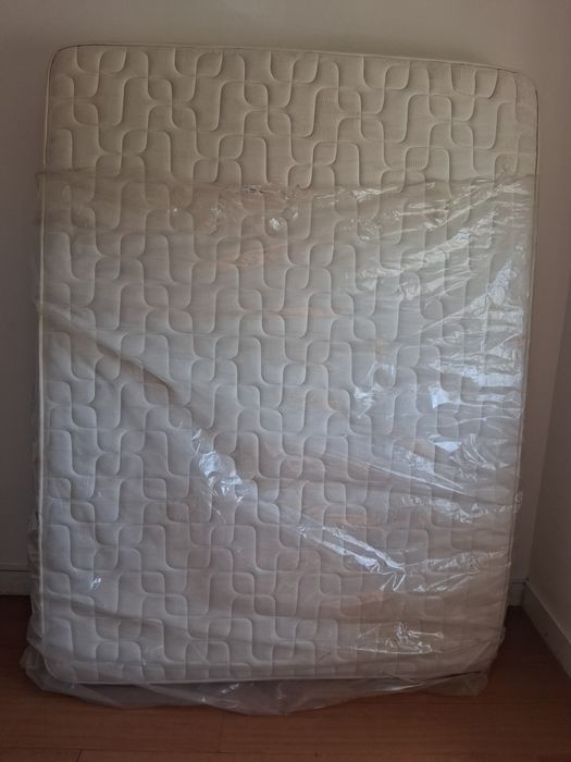 Colchão: cama de casal