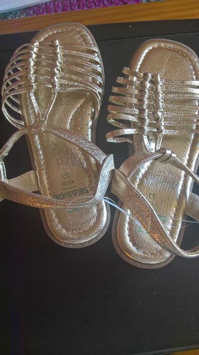 sandalias n:33 novas , para menina