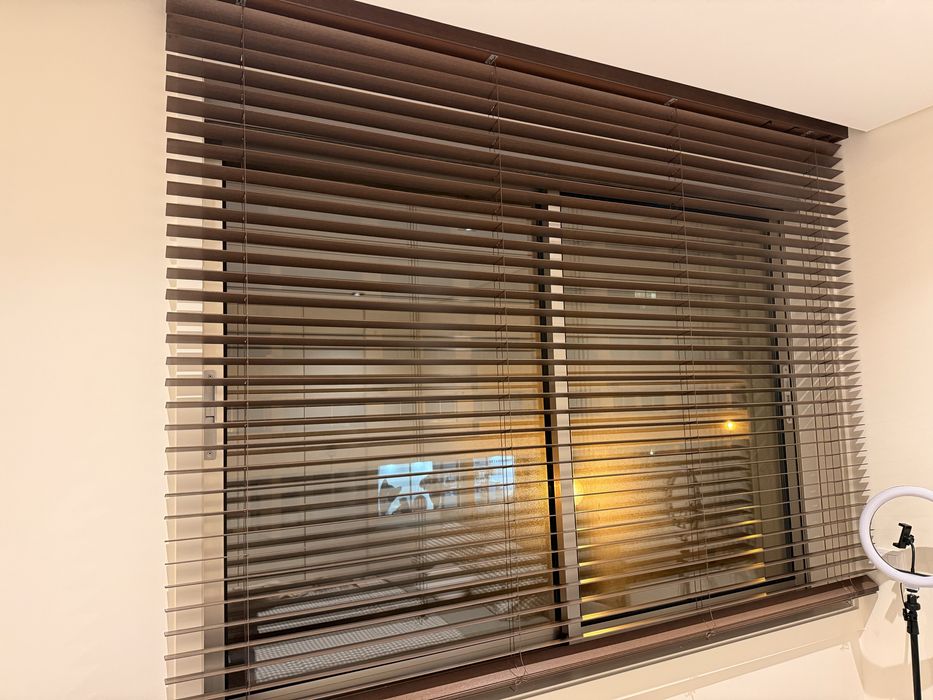 Venezianas automaticas estor madeira