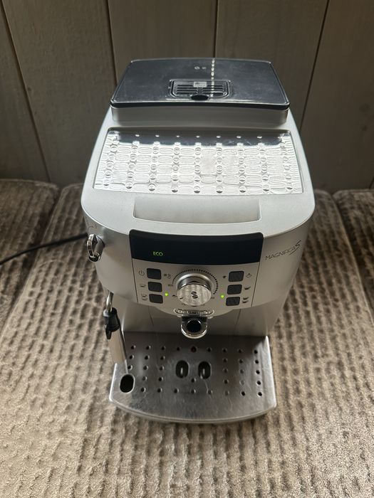 Кофемашина Delonghi Magnifica S