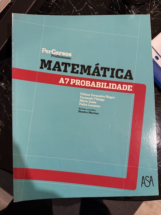 Livros escolares impecáveis