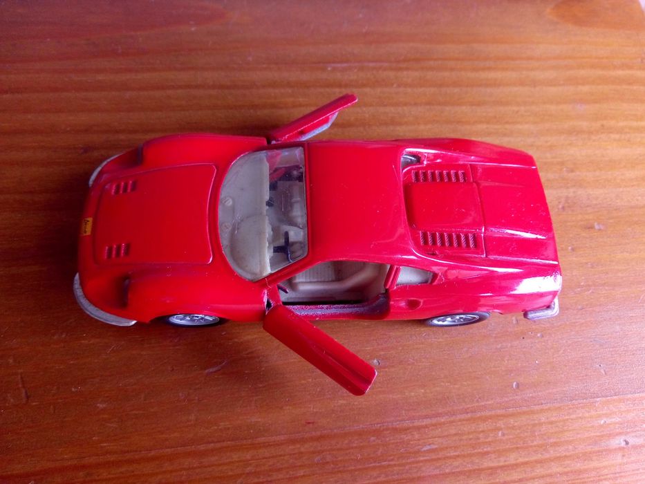 Carro coleção Maisto Ferrari Dino 246GTi
