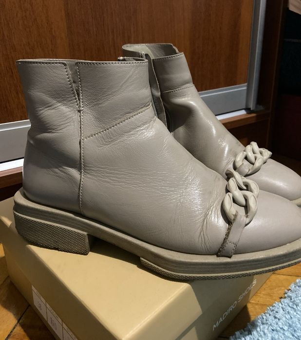 Взуття для дівчинки