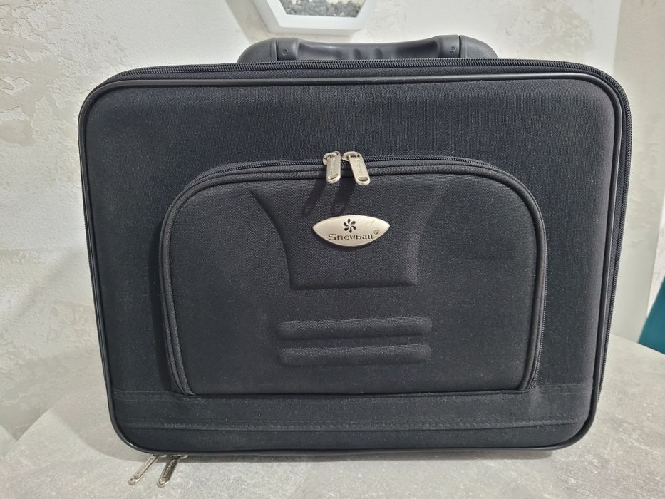 Чемодан , сумка для документов,ноутбука с кодовым замком