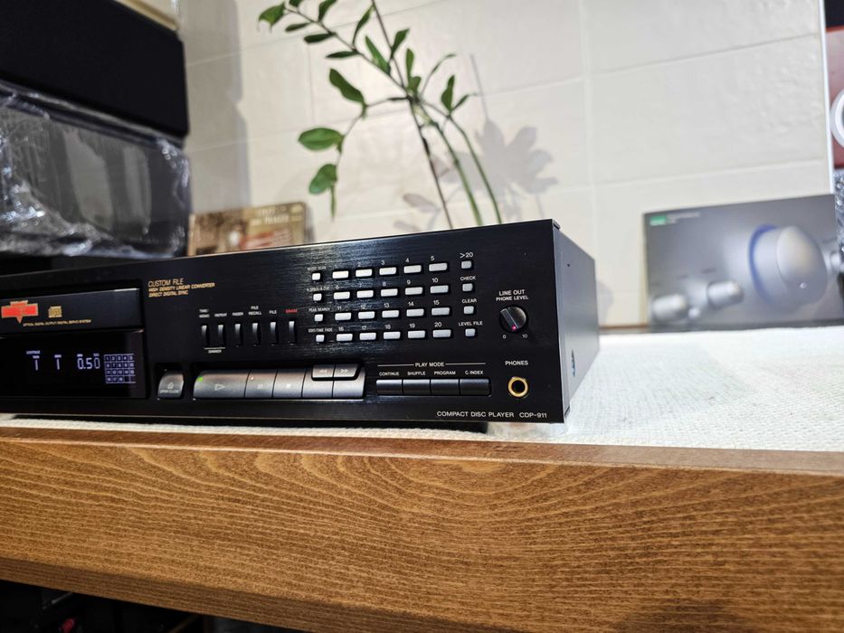 Програвач Sony CDP-911 ЦАП Sony CXD2562Q