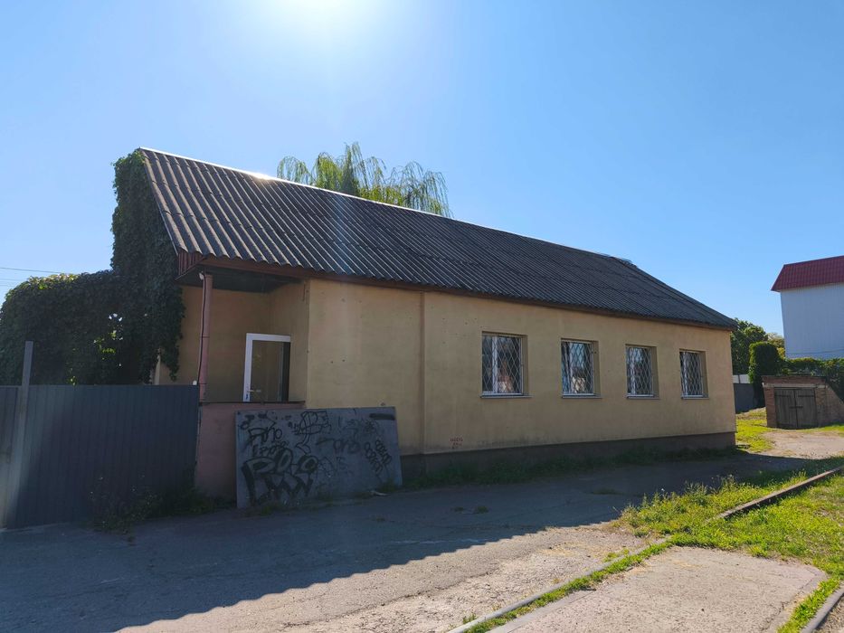 Здам приміщення їдальні з прилеглою територією в районі Пивзаводу.