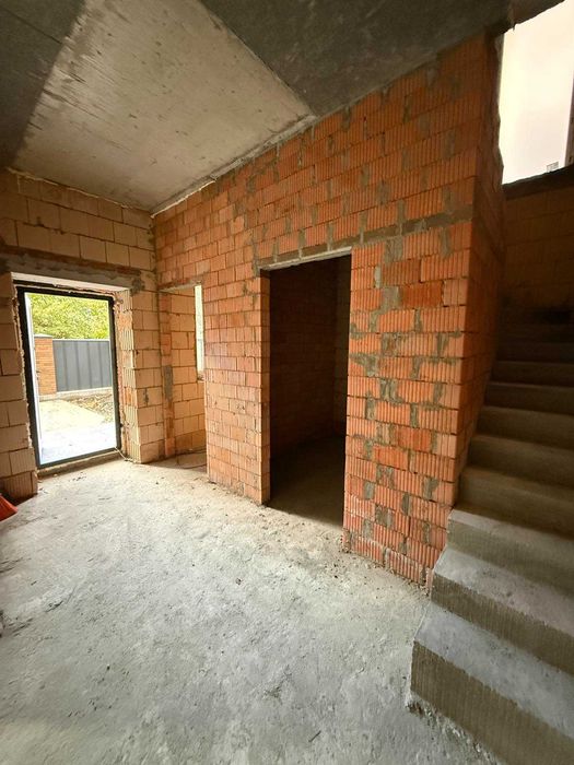 Цегляний будинок в Ірпені  130 м²  4,5 сотки  газ