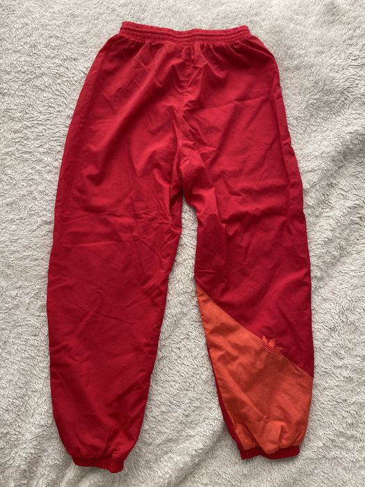 Czerwone spodnie Adidas Originals 90s
