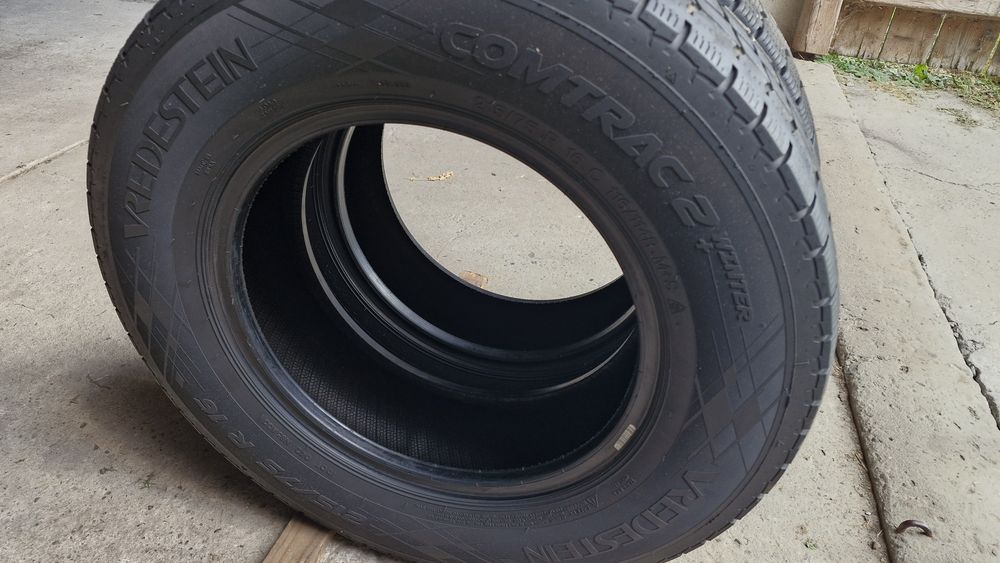 Opony vredestein 215/75/16c