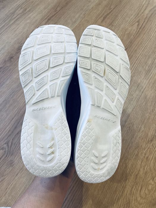 Кросівки жіночі skechers 41р