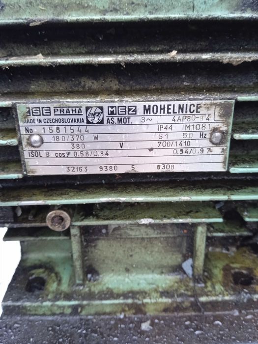 Електро двигун 0.37-двух скоросний-700-1410!