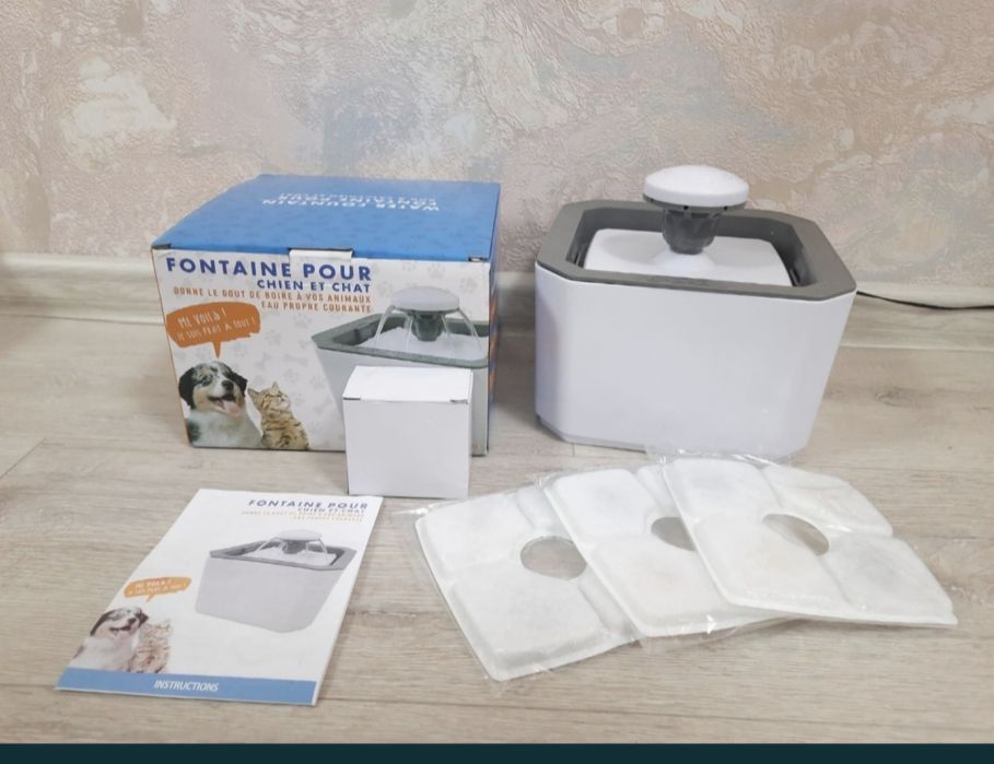 Поилка для животных Pet Water FOUNTAIN Автоматическая поилка - фонтан