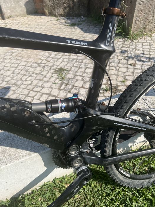 Bicicleta GT Team Full Suspension Carbon – FOX Suspensions