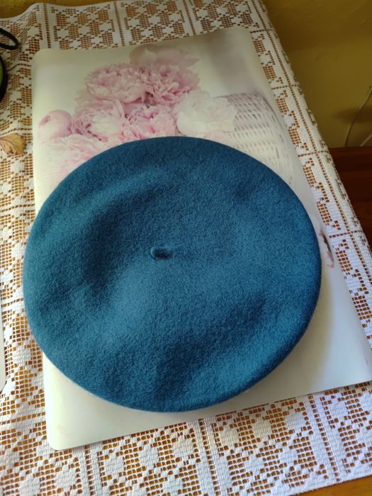 Beret wełniany damski