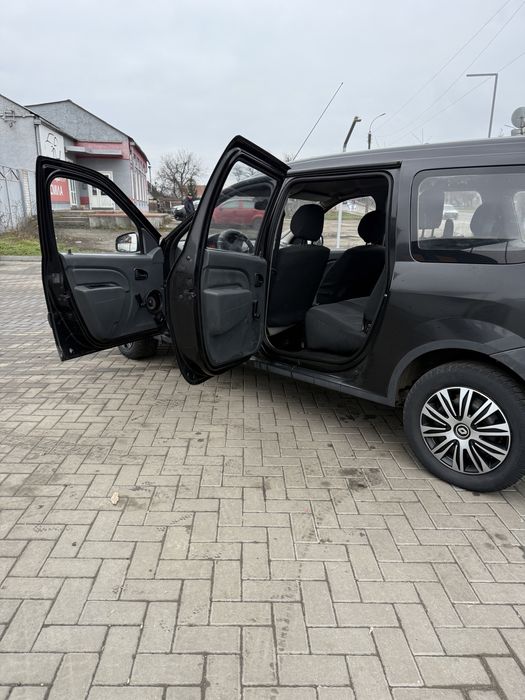 Renault Logan MCV в Універсалі Dacia