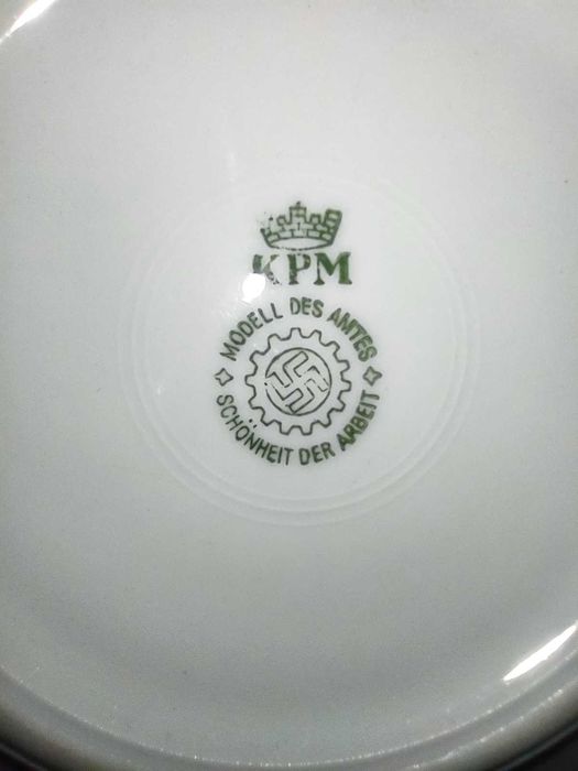 Talerzyk kantynowy KPM Modell des Amtes