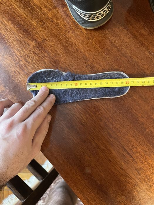 Продам детские ботинки зимние