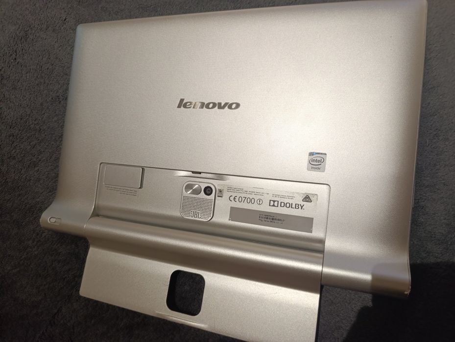 Lenovo Yoga tad 2 з проєктором