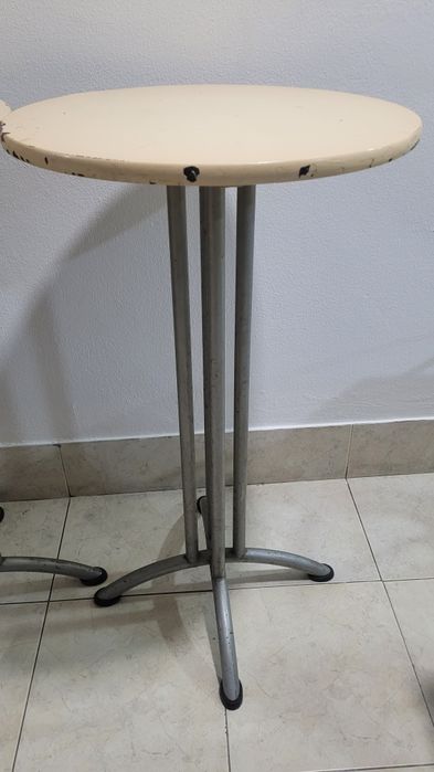 Conjunto de 4 mesas altas