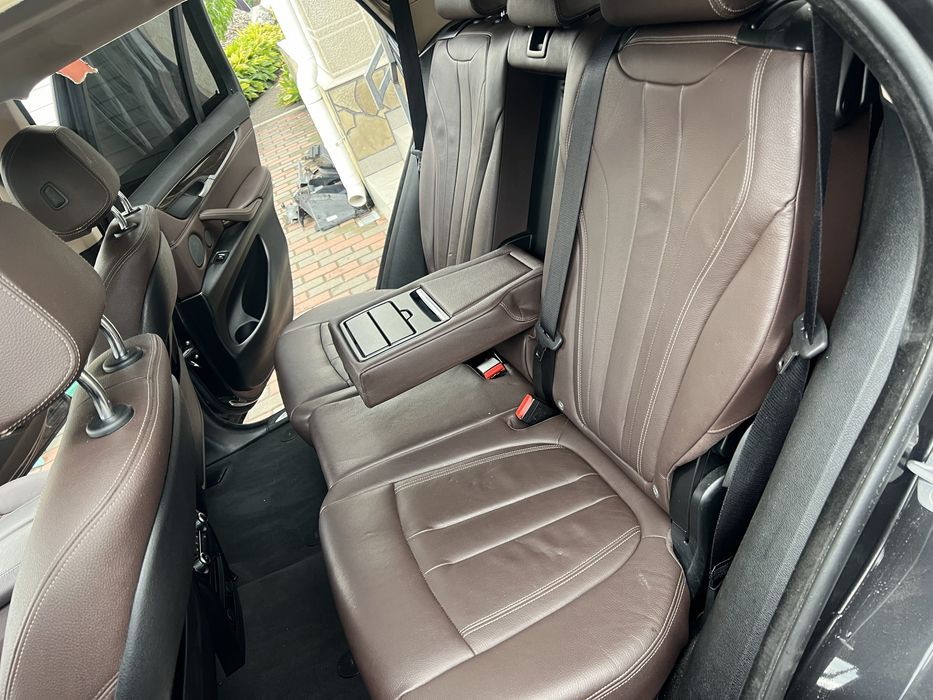 Темно коричневый салон,сидения, bmw x5 f15 2016год 3 ряда