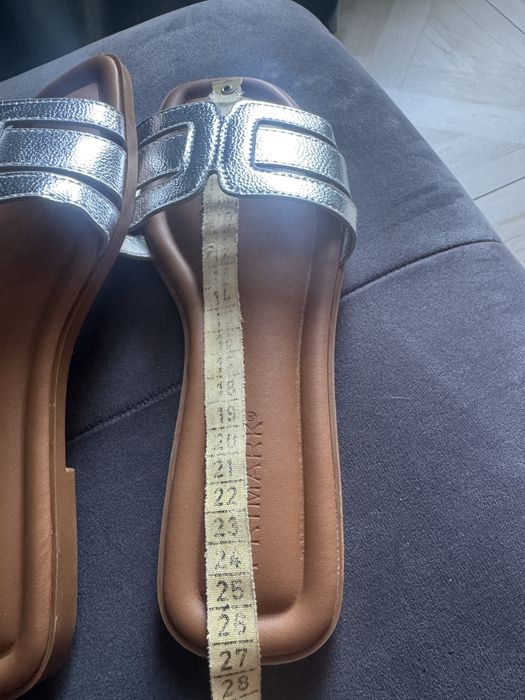 Шльопанці  primark