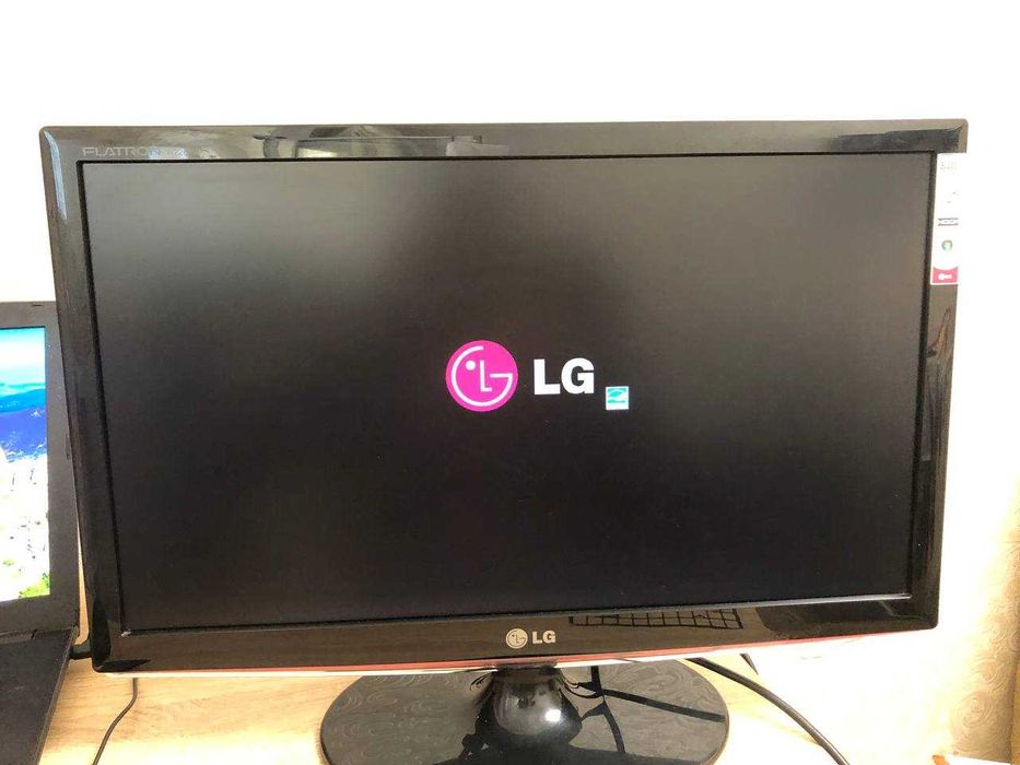 Моніто LG Flatron W2261VP-PF