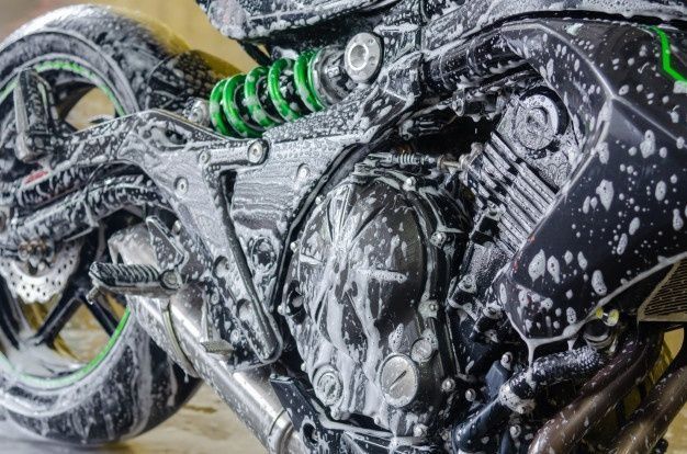 Lopes Moto Detail — Lavagem Técnica e Estética de Motas (Guimarães)