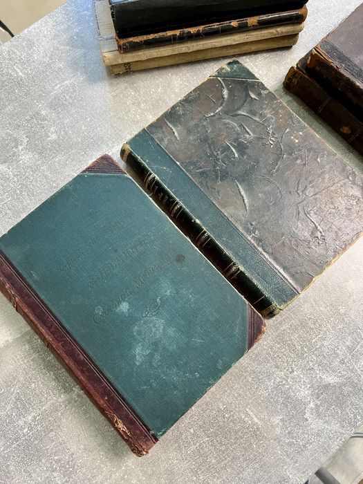 Старинная антикварная книга