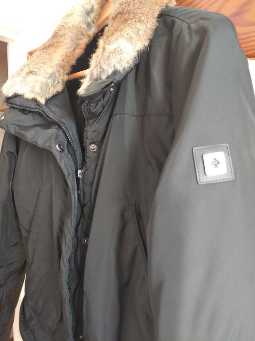 Damska kurtka z paskiem