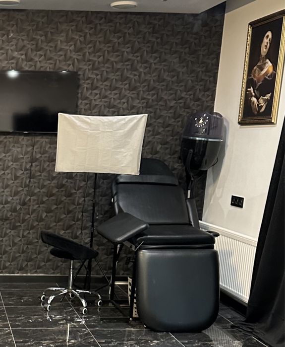 Продам кушетку холдер стул